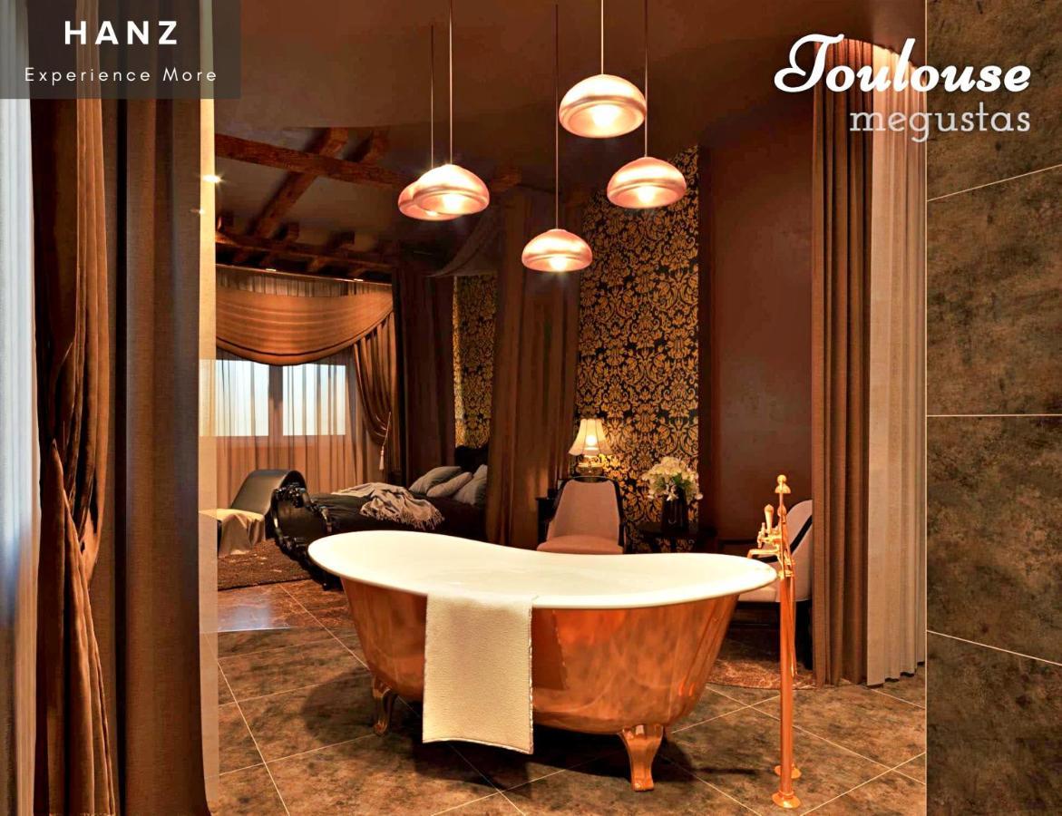 Hanz 419 Love Hotel