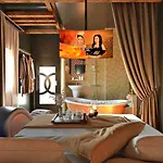 Hanz 419 Love Hotel
